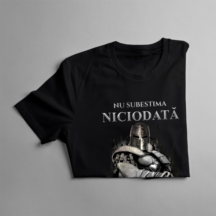 Nu subestima niciodată un om născut în iulie - T-shirt pentru bărbați