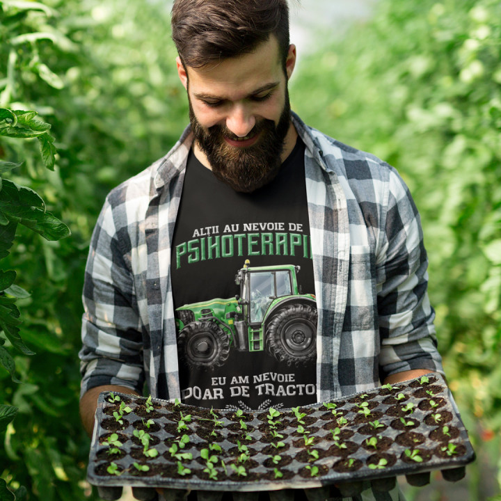 Alţii au nevoie de psihoterapie, eu am nevoie doar de tractor - T-shirt pentru bărbați cu imprimeu