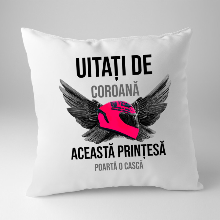 Uitați de coroană - această prințesă poartă o cască - pernă