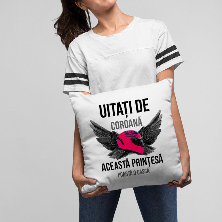 Uitați de coroană - această prințesă poartă o cască - pernă