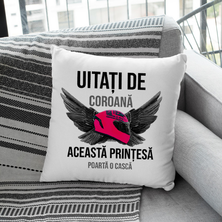 Uitați de coroană - această prințesă poartă o cască - pernă
