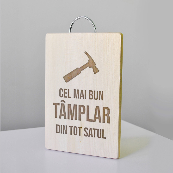 Cel mai bun tâmplar din tot satul - Tocător cu gravură