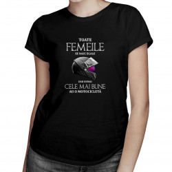 Toate femeile se nasc egale - tricou pentru femei cu imprimeu