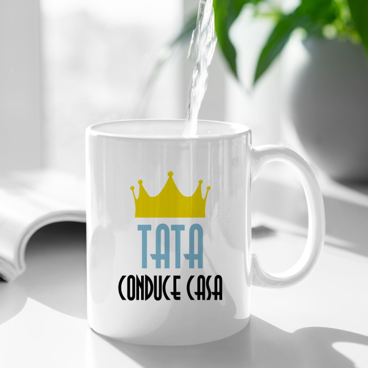 Tata conduce casa - cană