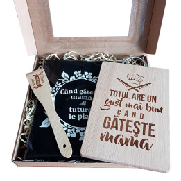 Set pentru mama - şorţ, tabla de tocat, spatula pentru bucatarie