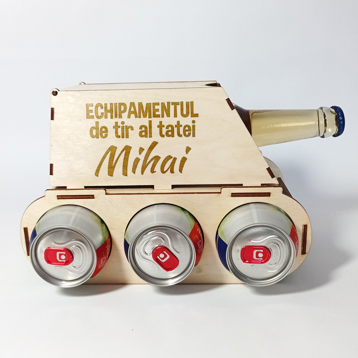 TANC PENTRU BERE Echipamentul de tir al tatei (nume) - rezervor cu gravură - produs personalizat