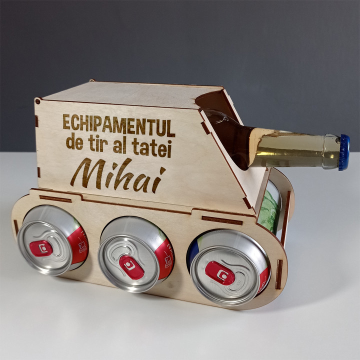 TANC PENTRU BERE Echipamentul de tir al tatei (nume) - rezervor cu gravură - produs personalizat