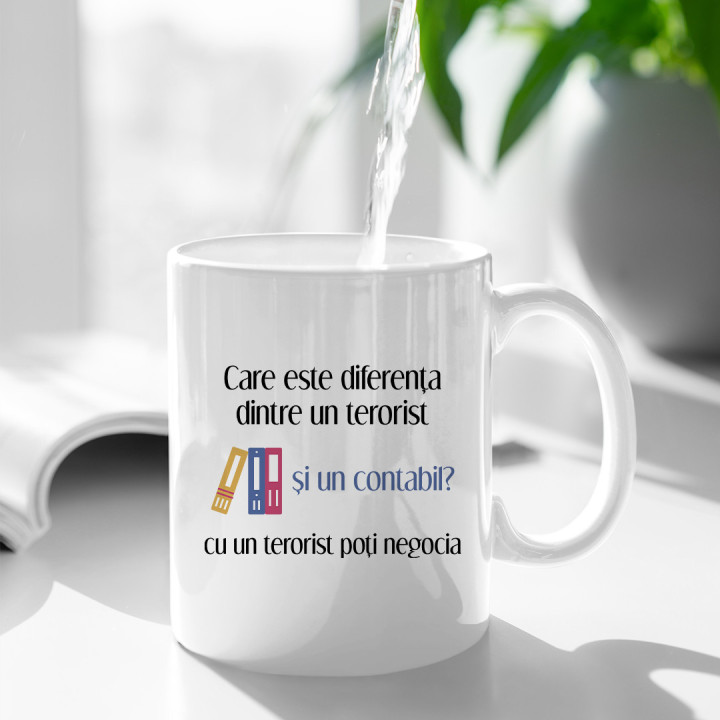 Care este diferența dintre un terorist și un contabil? - cană