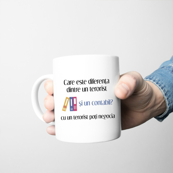 Care este diferența dintre un terorist și un contabil? - cană