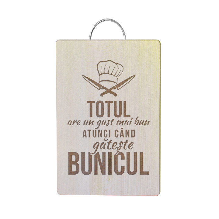 Totul are un gust mai bun atunci când gătește bunicul - placă de lemn cu gravură -  tabla de tocat