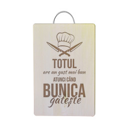 Totul are un gust mai bun atunci când bunica gătește - placă de lemn cu gravură -  tabla de tocat