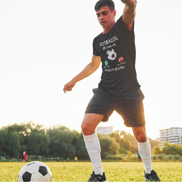 Fotbalul mă cheamă, trebuie să plec - tricou pentru bărbați cu imprimeu