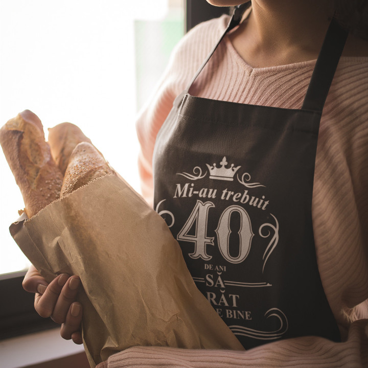 Mi-au trebuit 40 de ani să arăt așa de bine - şorţ