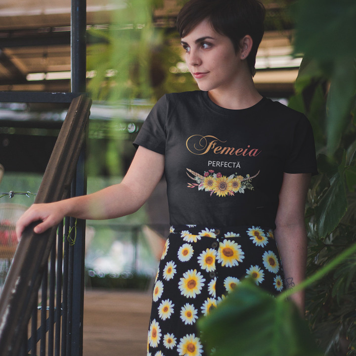 Femeia perfectă - tricou pentru femei cu imprimeu