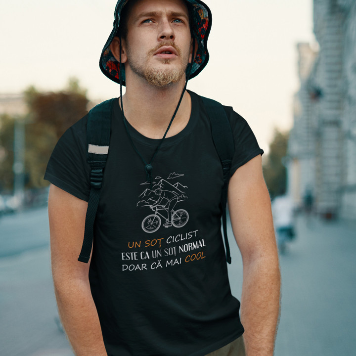 Un soț ciclist este ca un soț normal, doar că mai cool - tricou pentru bărbați cu imprimeu