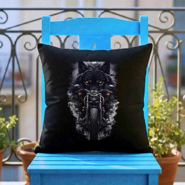 Motocicletă cu lup - pernă neagră pentru cadou