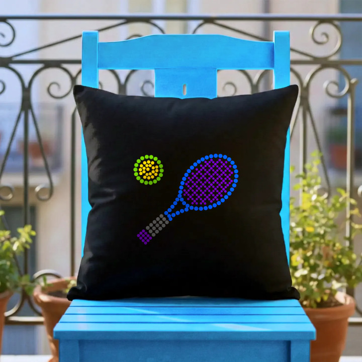 Tenis din puncte - ziua punctului - pernă neagră pentru cadou