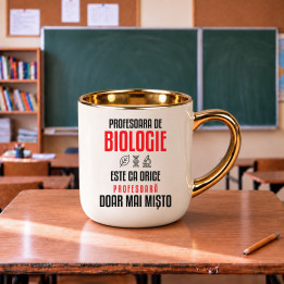 Profesoara de biologie este ca orice profesoară, doar mai mișto - cană elegantă pentru profesoară
