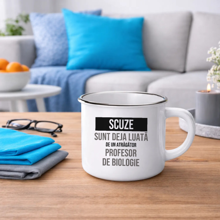 Scuze, sunt deja luată de un atrăgător profesor de biologie - cană emailată cadou