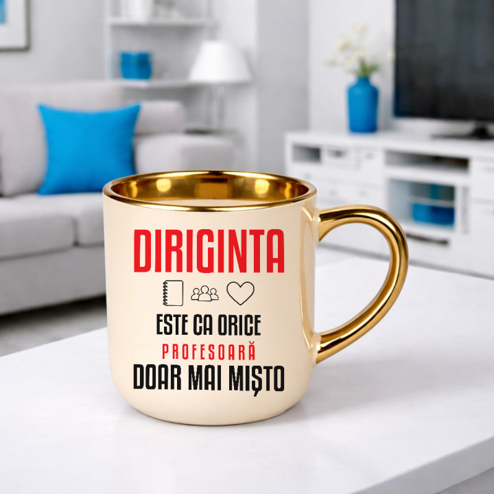 Diriginta este ca orice profesoară, doar mai mișto - cană elegantă pentru profesoară