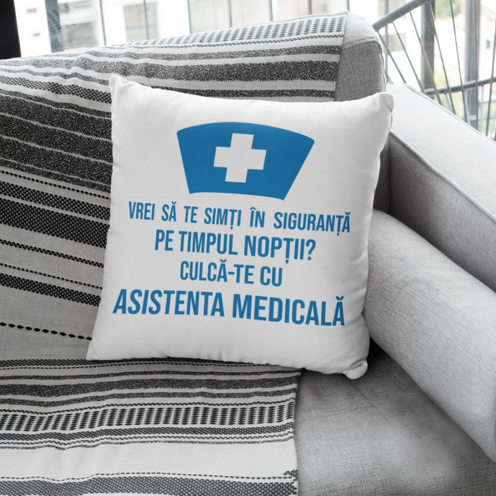 Bea cu o asistentă medicală - T-shirt pentru femei