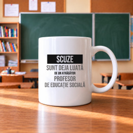Scuze, sunt deja luată de un atrăgător profesor de educație socială - cană cadou
