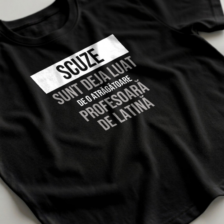 Scuze, sunt deja luat de o atrăgătoare profesoară de latină - tricou bărbătesc cu imprimeu