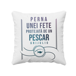 Perna unei fete protejată de un pescar grijuliu - perna