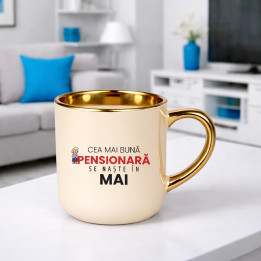 Cea mai bună pensionară se naște în mai - cană elegantă cadou