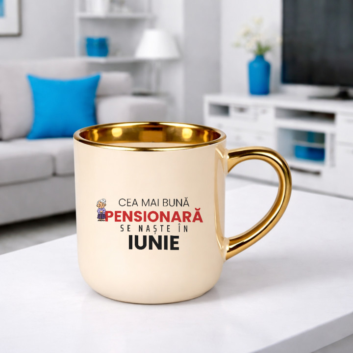 Cea mai bună pensionară se naște în iunie - cană elegantă cadou