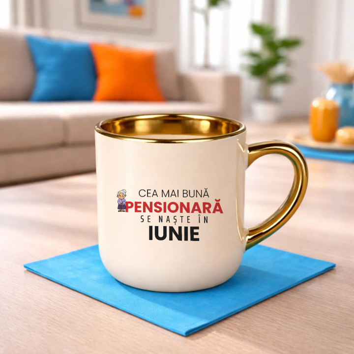 Cea mai bună pensionară se naște în iunie - cană elegantă cadou