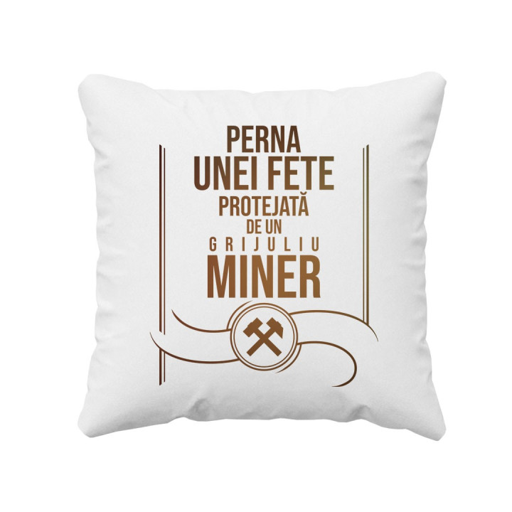 Perna unei fete protejată de un miner grijuliu   - perna
