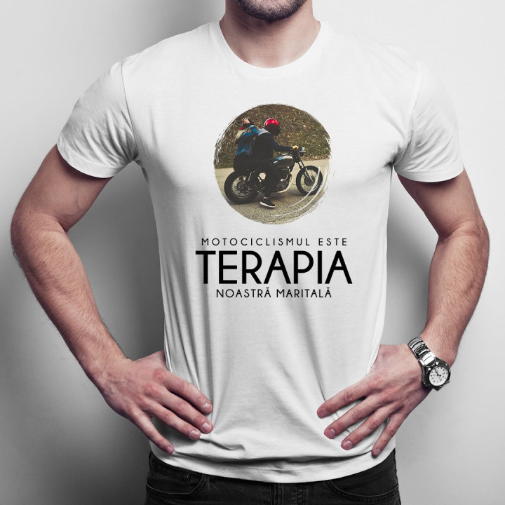 Motociclismul este terapia noastră maritală - T-shirt pentru bărbați și femei