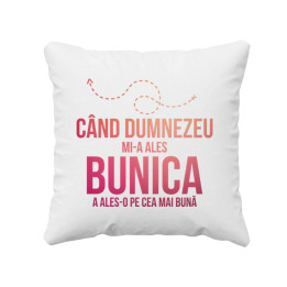 Când Dumnezeu mi-a ales bunica, a ales-o pe cea mai bună - perna