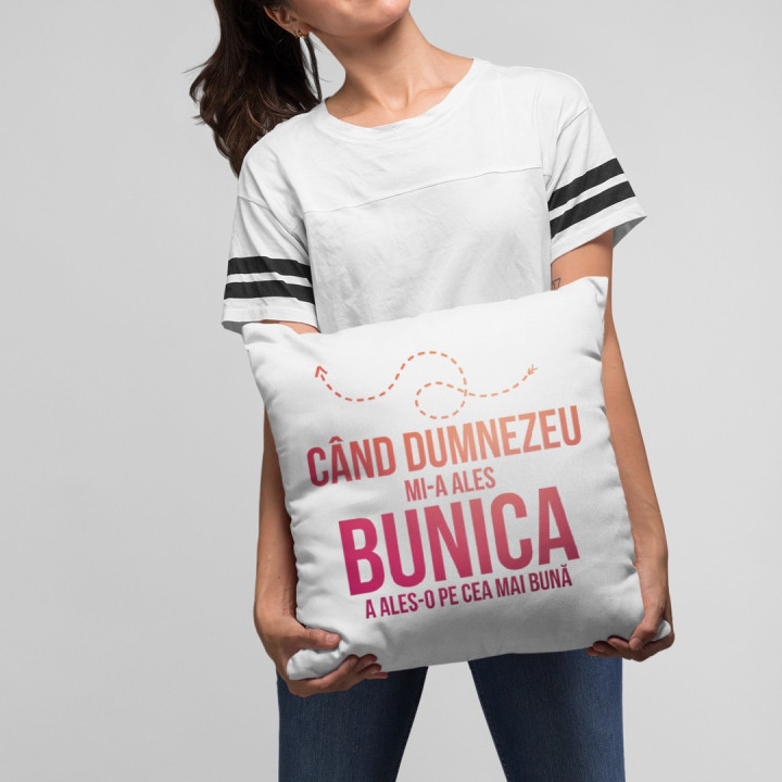 Când Dumnezeu mi-a ales bunica, a ales-o pe cea mai bună - perna