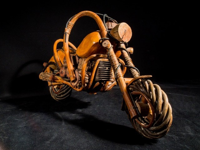Cele mai bune cadouri pentru motociclişti – gadgeturi utile și tricouri
